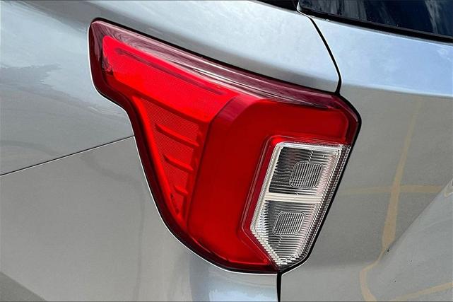 Photo of 2023 Silver Metallic Ford Explorer