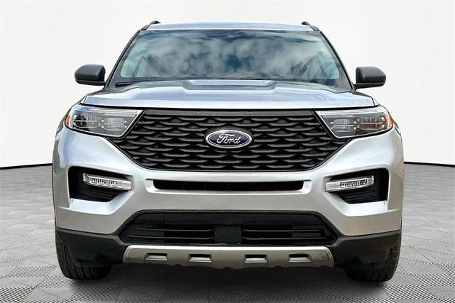 Photo of 2023 Silver Metallic Ford Explorer