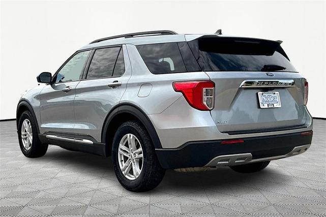 Photo of 2023 Silver Metallic Ford Explorer