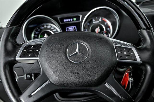 Photo of 2013 Arctic White Mercedes-Benz G-Class