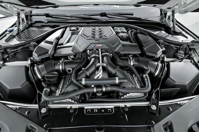 Photo of 2020 Alpine White BMW M8