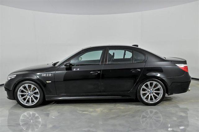 Photo of 2006 Black Sapphire Metallic BMW M5