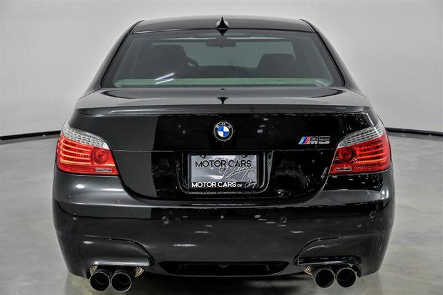 Photo of 2006 Black Sapphire Metallic BMW M5