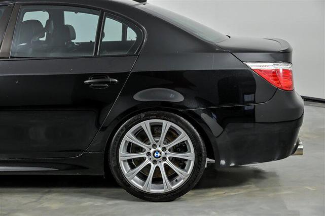 Photo of 2006 Black Sapphire Metallic BMW M5