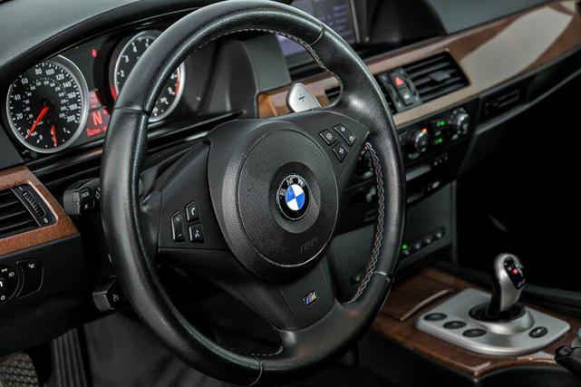 Photo of 2006 Black Sapphire Metallic BMW M5