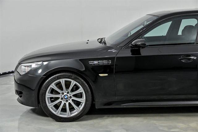Photo of 2006 Black Sapphire Metallic BMW M5
