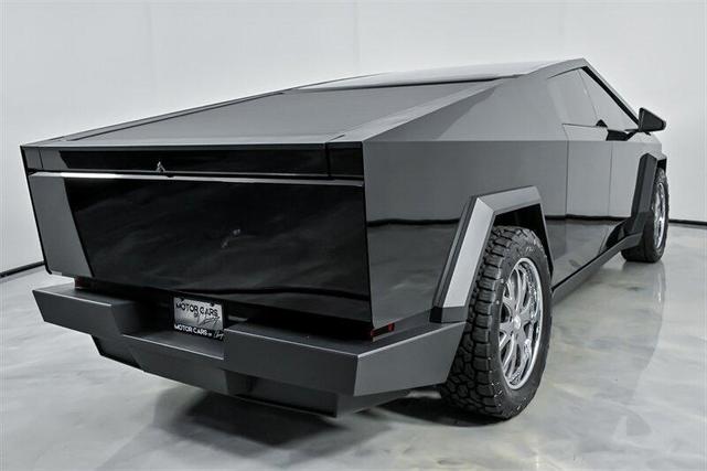 Photo of 2024 Stainless Steel Tesla Cybertruck