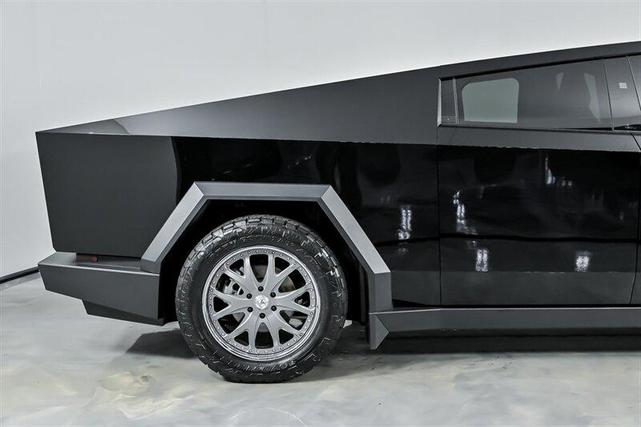Photo of 2024 Stainless Steel Tesla Cybertruck