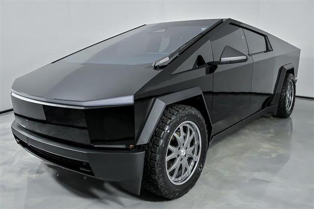 Photo of 2024 Stainless Steel Tesla Cybertruck