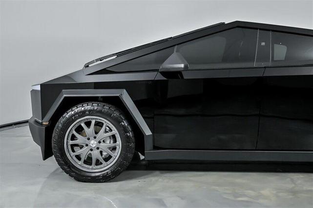 Photo of 2024 Stainless Steel Tesla Cybertruck
