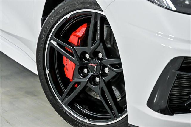 Photo of 2022 Arctic White Chevrolet Corvette