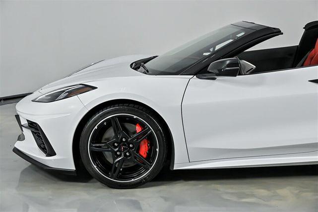 Photo of 2022 Arctic White Chevrolet Corvette