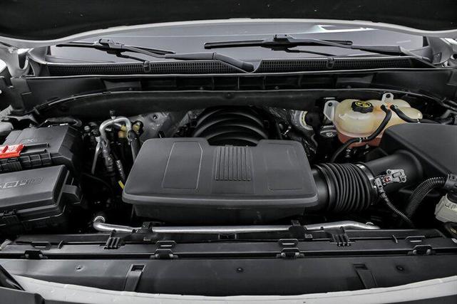 Photo of 2021 Crystal White Tricoat Cadillac Escalade
