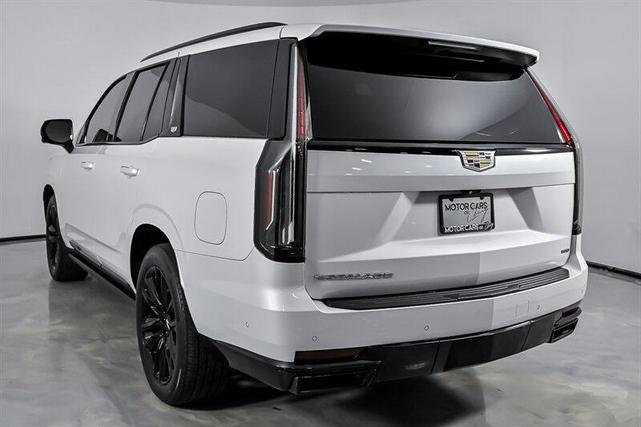 Photo of 2021 Crystal White Tricoat Cadillac Escalade