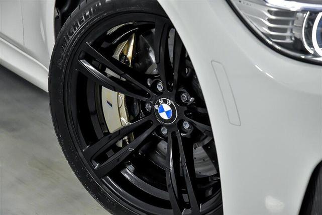 Photo of 2015 Alpine White BMW M3