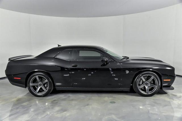 Photo of 2019 Pitch Black Clearcoat Dodge Challenger