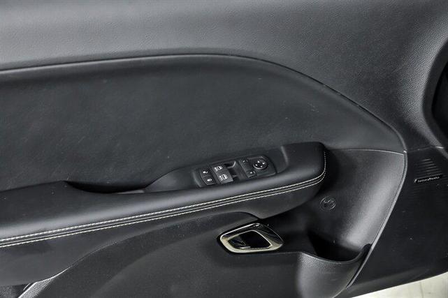 Photo of 2019 Pitch Black Clearcoat Dodge Challenger