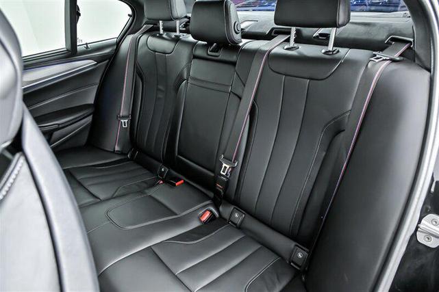 Photo of 2019 Black Sapphire Metallic BMW M5