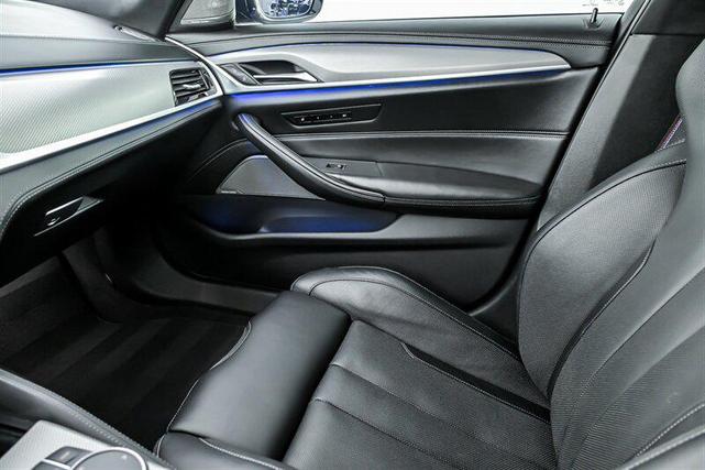 Photo of 2019 Black Sapphire Metallic BMW M5
