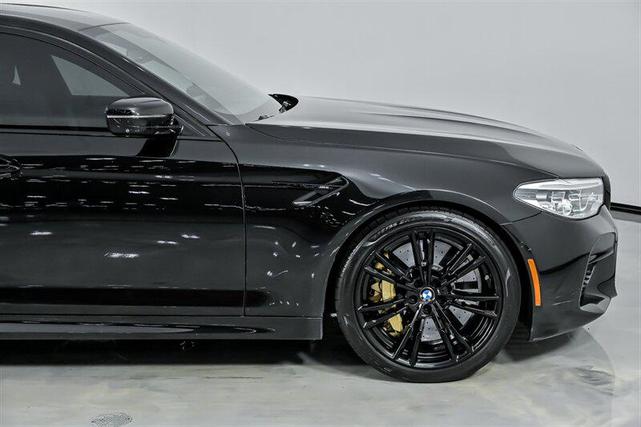Photo of 2019 Black Sapphire Metallic BMW M5