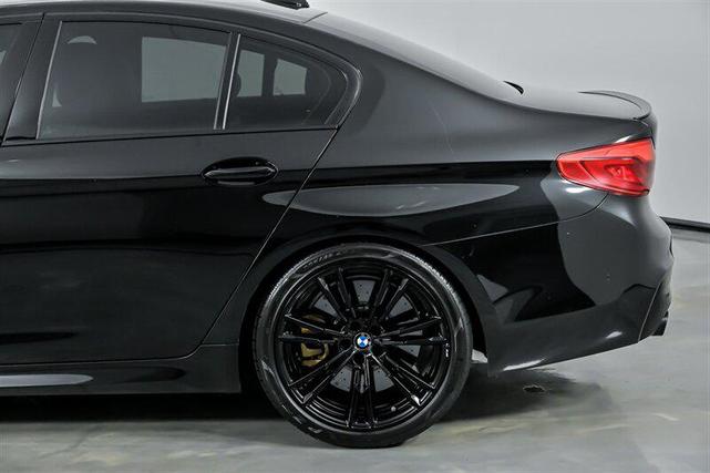 Photo of 2019 Black Sapphire Metallic BMW M5