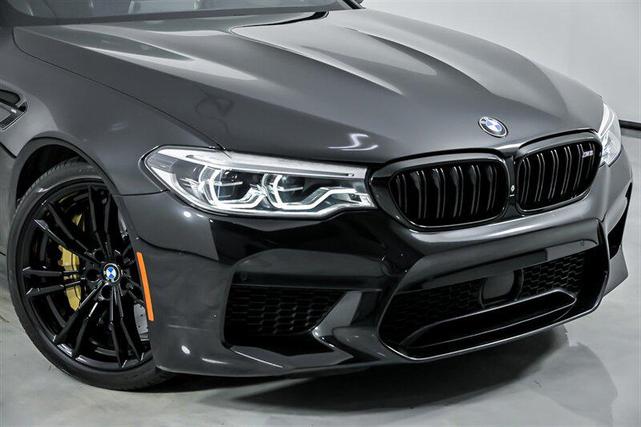 Photo of 2019 Black Sapphire Metallic BMW M5
