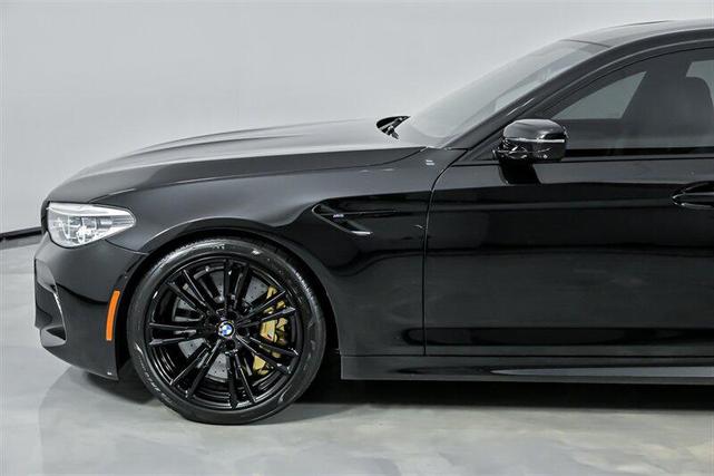 Photo of 2019 Black Sapphire Metallic BMW M5