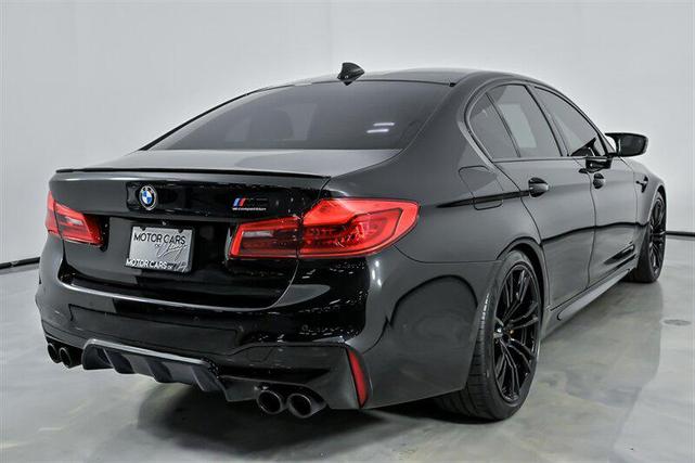 Photo of 2019 Black Sapphire Metallic BMW M5