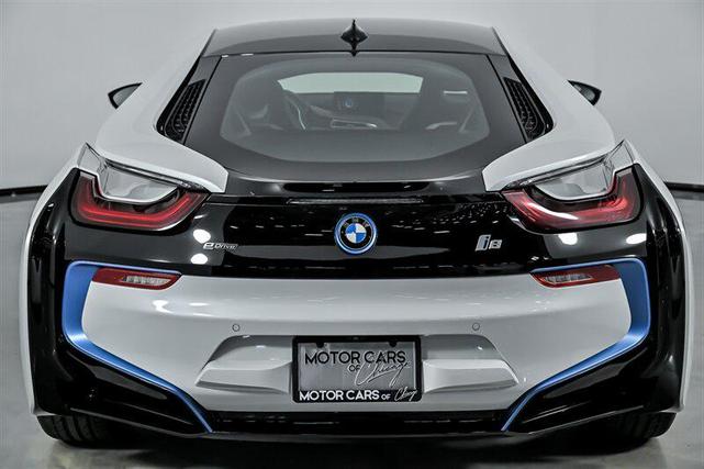 Photo of 2015 Crystal White Pearl Metallic w/ BMW i Frozen Blue Accent BMW i8