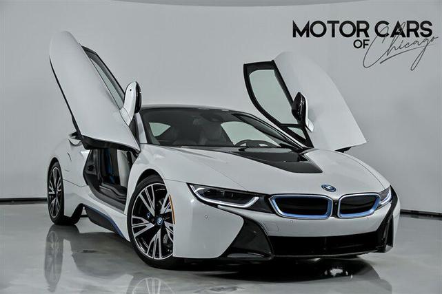 Photo of 2015 Crystal White Pearl Metallic w/ BMW i Frozen Blue Accent BMW i8