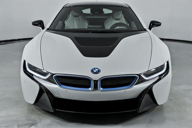 Photo of 2015 Crystal White Pearl Metallic w/ BMW i Frozen Blue Accent BMW i8