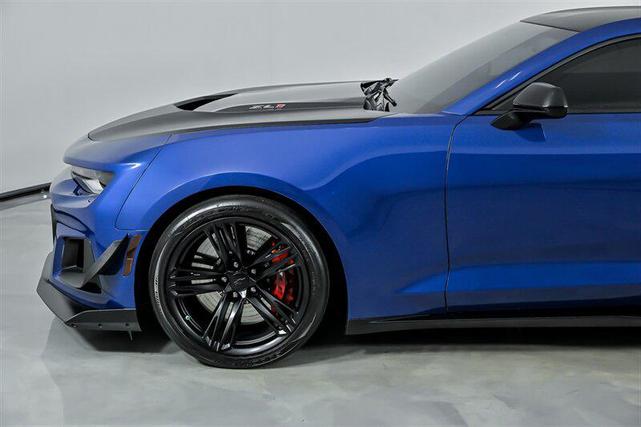 Photo of 2020 Riverside Blue Metallic Chevrolet Camaro