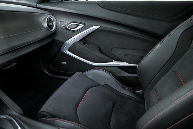 Photo of 2020 Riverside Blue Metallic Chevrolet Camaro