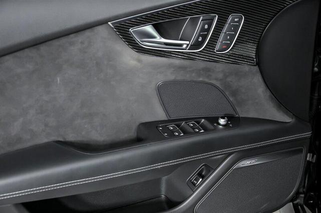 Photo of 2017 Black Audi RS 7