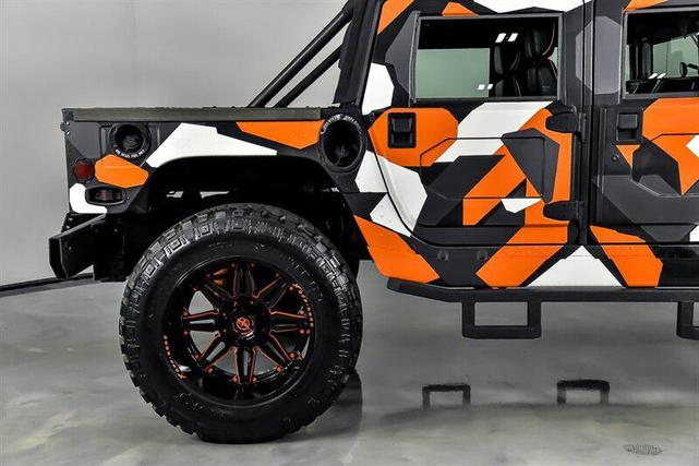 Photo of 1998 Gray Am General Hummer