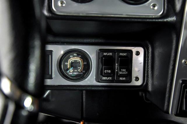 Photo of 1998 Gray Am General Hummer