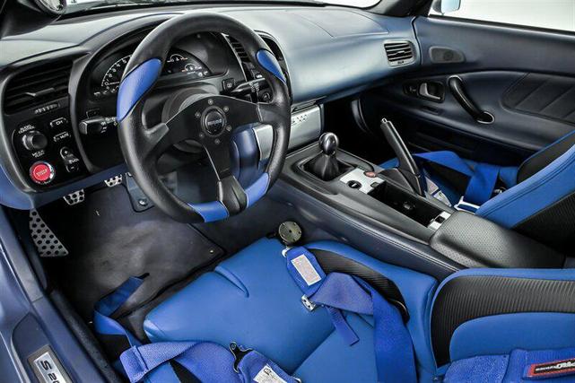 Photo of 2004 Suzuka Blue Metallic Honda S2000