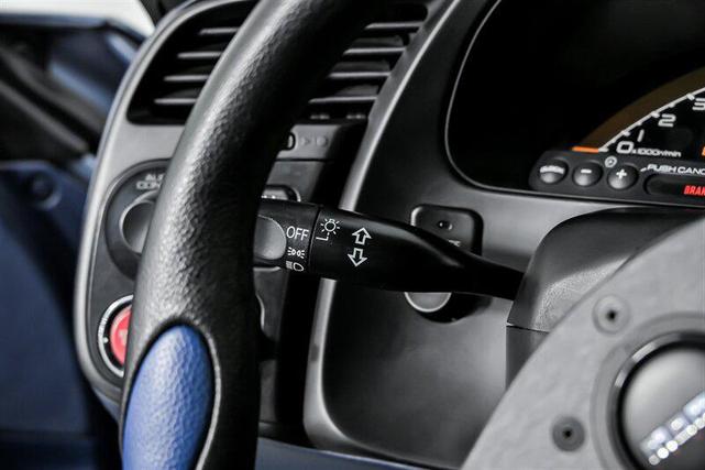 Photo of 2004 Suzuka Blue Metallic Honda S2000