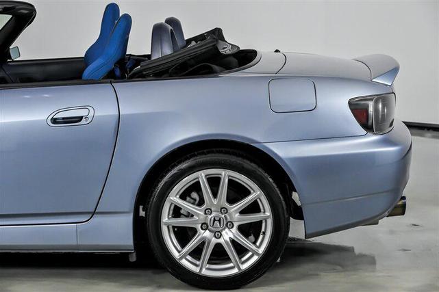 Photo of 2004 Suzuka Blue Metallic Honda S2000