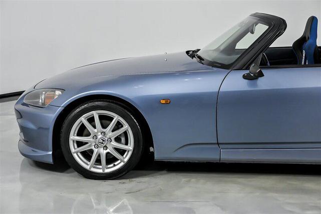 Photo of 2004 Suzuka Blue Metallic Honda S2000