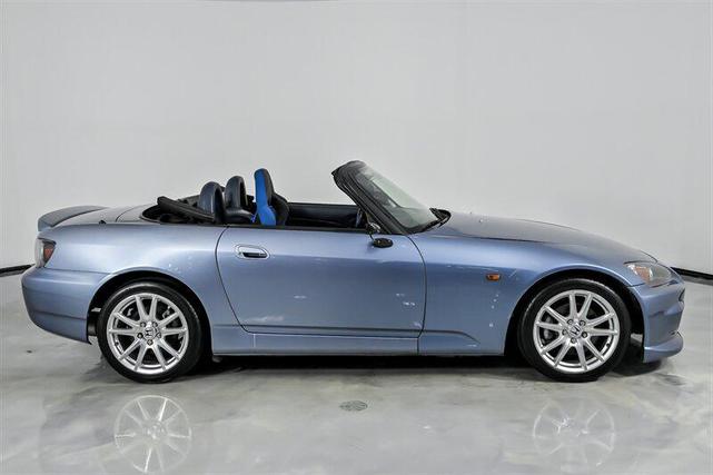 Photo of 2004 Suzuka Blue Metallic Honda S2000