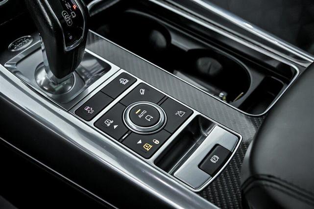Photo of 2022 Santorini Black Metallic Land Rover Range Rover Sport