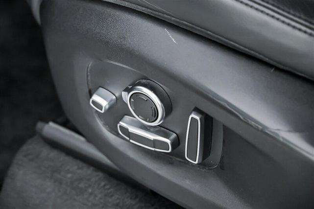 Photo of 2022 Santorini Black Metallic Land Rover Range Rover Sport