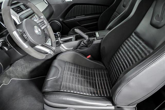 Photo of 2013 Black Ford Shelby GT500