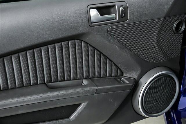 Photo of 2013 Black Ford Shelby GT500