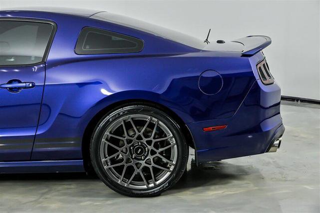 Photo of 2013 Black Ford Shelby GT500