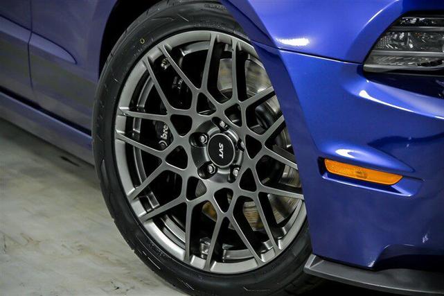 Photo of 2013 Black Ford Shelby GT500