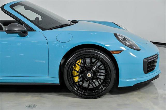 Photo of 2019 Miami Blue Metallic Porsche 911
