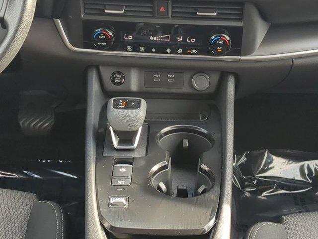 Photo of 2024 Scarlet Ember Tintcoat Nissan Rogue