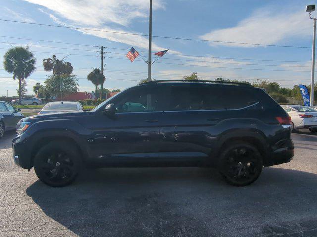 Photo of 2022 Tourmaline Blue Metallic Volkswagen Atlas